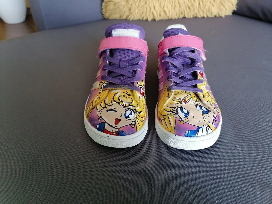 Sneakers – Sailor Moon – shoes, airbrush, Klaudia Kazuch